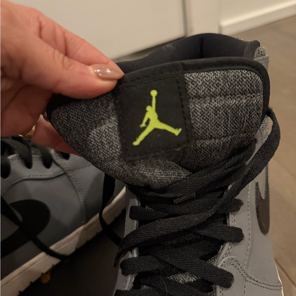 Air Jordan Men's 1 Retro Hugh Top Black and Gray Sneakers - Picture 5 of 16